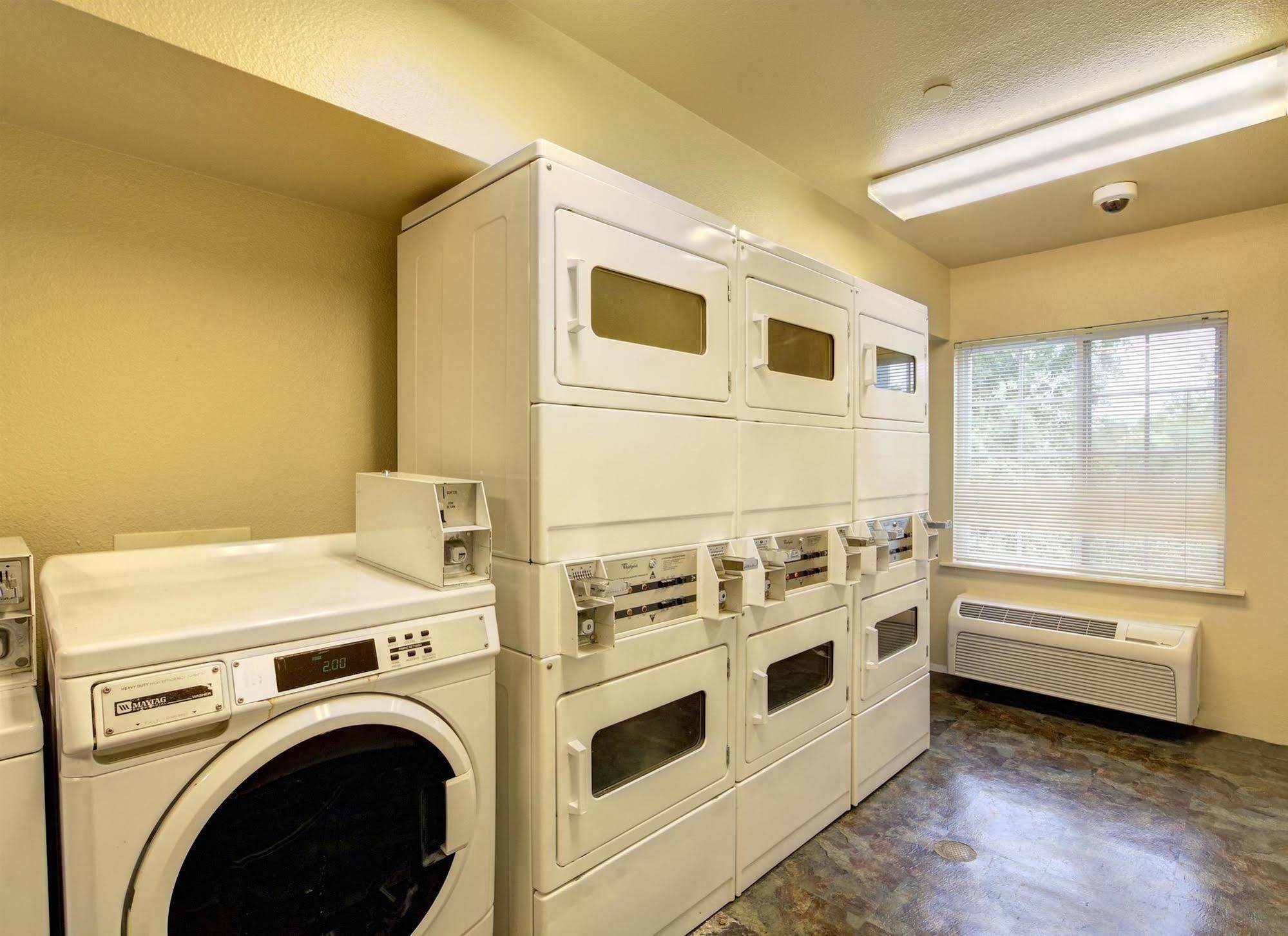 Woodspring Suites 파 외부 사진
