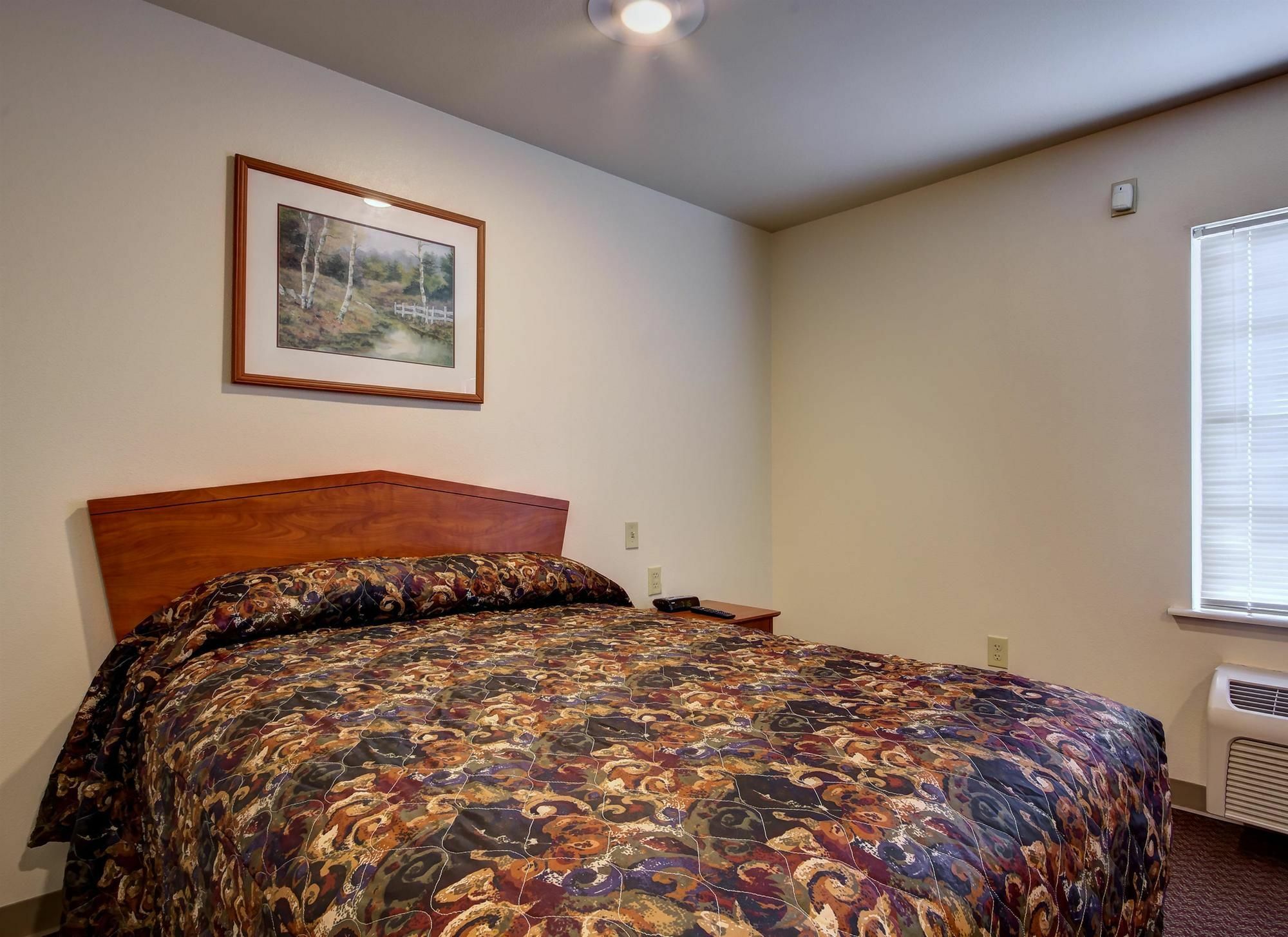 Woodspring Suites 파 외부 사진